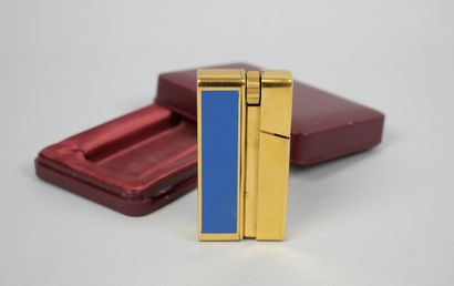 SILVERMATCH
Lighter in gilded metal and blue...