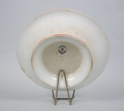 MINTON-CLOKIE ET MASTERMAN 
Saucière à plateau...