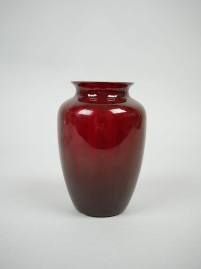 SEVRES
Paire de vases soliflores sur piédouche...
