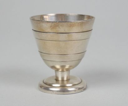 Ensemble de couverts dépareillés en métal...