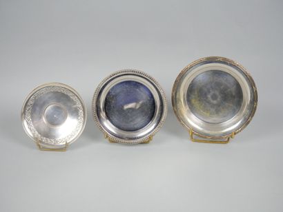 Ensemble de pièces en métal argenté comprenant...