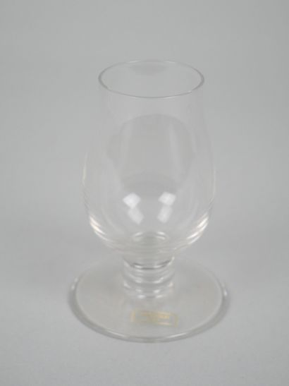 SAINT-LOUIS
Réunion de 5 verres comprenant...