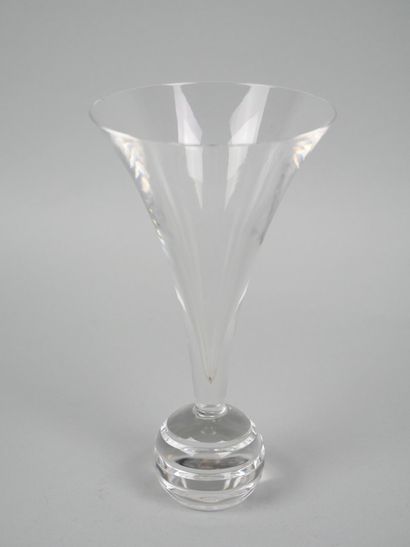SAINT-LOUIS
Réunion de 5 verres comprenant...