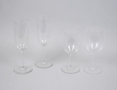 BACCARAT
Service en cristal modèle 