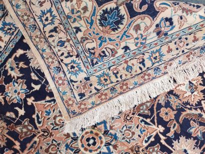Tapis nain, chaine et trame en coton, velours...
