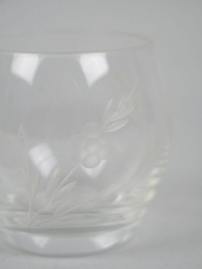 SAINT-LOUIS
Réunion de 5 verres comprenant...