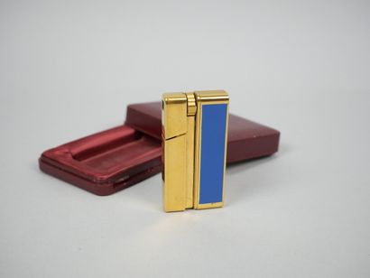 SILVERMATCH
Lighter in gilded metal and blue...