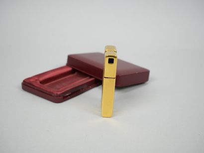 SILVERMATCH
Lighter in gilded metal and blue...