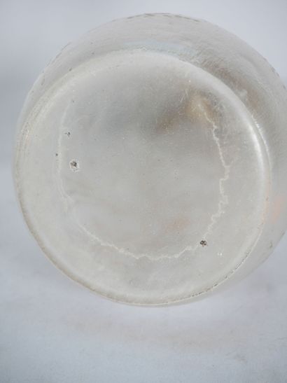 Reunion of a cut-crystal carafe, the swollen...