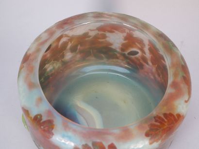 DAUM - NANCY
Bowl with circular body and...