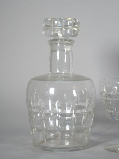 BACCARAT
Cut crystal service set, 