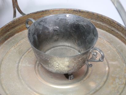 Reunion of silver-plated shaped pieces including...