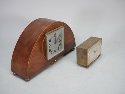 BAYARD
Pendule borne de forme demi-lune en...