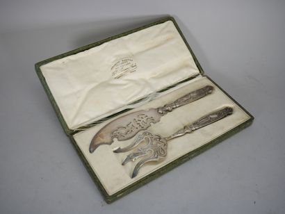 Fish service cutlery, the handle in filled...