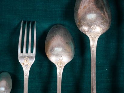 Silver-plated silverware set with foliage...