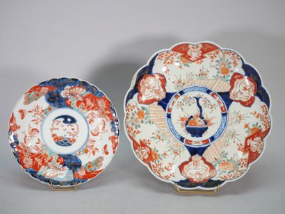 JAPAN
Large circular dish with moving contours...