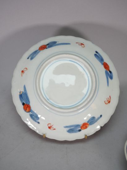 JAPAN
Large circular dish with moving contours...