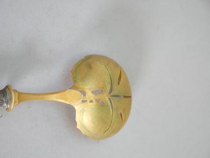 Strawberry cutlery in gilt metal, handle...