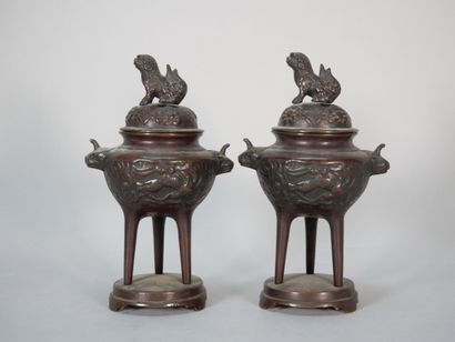JAPAN, Meiji period (1868-1912)
Pair of tripod...