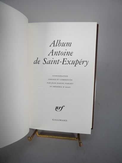 BIBLIOTHEQUE DE LA PLEIADE. 
Ensemble comprenant...
