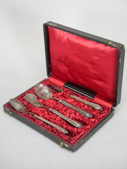 4-piece mignardise set, 950 thousandths forged...