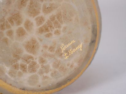 DAUM - NANCY
Flattened, shouldered conical...