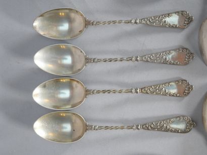Suite of 12 Art Nouveau silver teaspoons,...