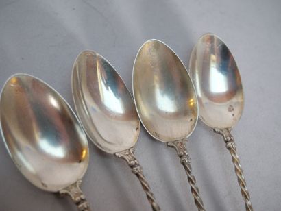 Suite of 12 Art Nouveau silver teaspoons,...