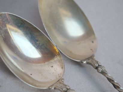 Suite of 12 Art Nouveau silver teaspoons,...