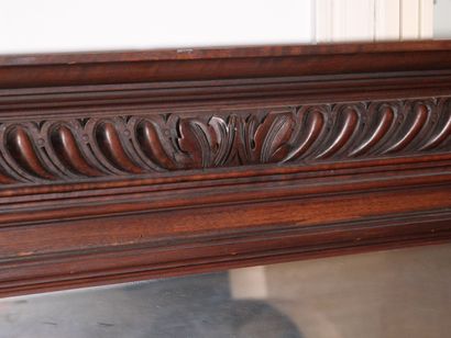 Miroir en chêne mouluré et sculpté, les montants...