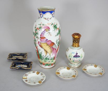 Mismatched porcelain set including:
- Manufacture...