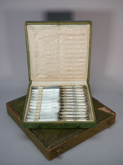 12 large knives and 12 small knives in metal,...