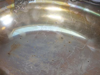 Oval bowl on pedestal in 925 thousandths...