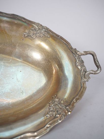 Oval bowl on pedestal in 925 thousandths...