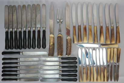 Set of mismatched knives including : 
- LUER...