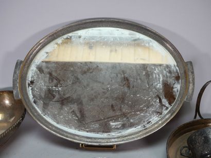 Reunion of silver-plated shaped pieces including...