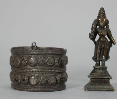 THAILAND and SOUTH EAST ASIA
Set including...