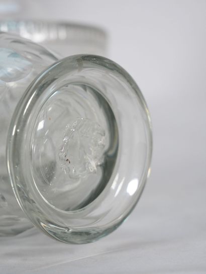 Reunion of 4 glass pieces, decorated with...