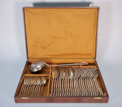 Parts of a menagère in metal, filets pattern,...
