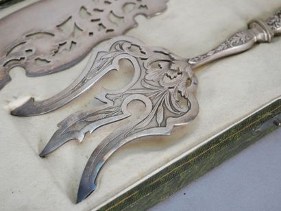 Fish service cutlery, the handle in filled...