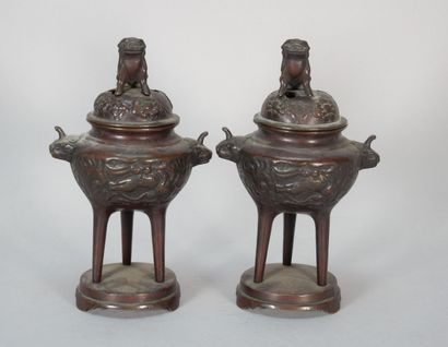 JAPAN, Meiji period (1868-1912)
Pair of tripod...