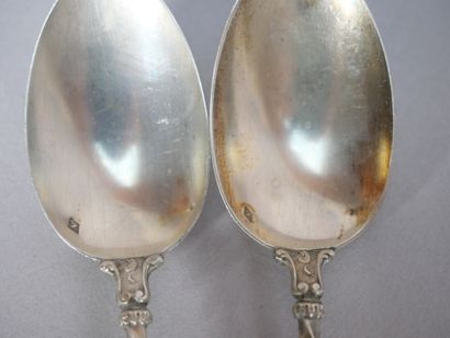 Suite of 12 Art Nouveau silver teaspoons,...