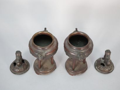 JAPAN, Meiji period (1868-1912)
Pair of tripod...