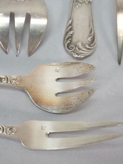 RAVINET DENFERT
10 oyster forks and 6 snail...