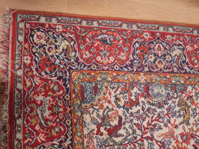 Tapis mécanique en laine de style oriental,...