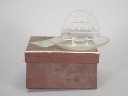 LALIQUE FRANCE
Circular crystal baguier with...