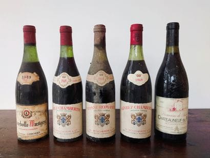 5 bouteilles: 
2 bouteilles MOUCHERON, GEVREY-CHAMBERTIN...