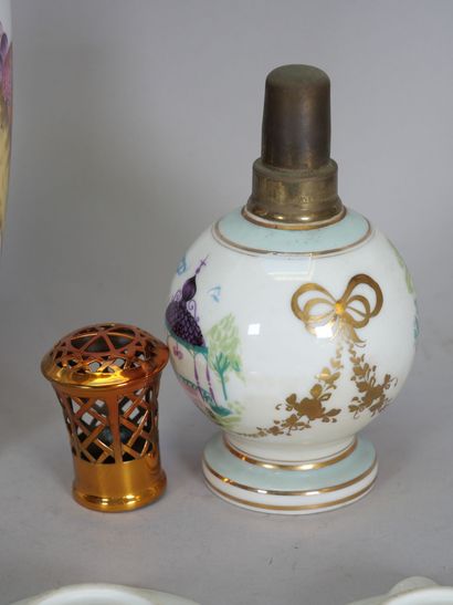 Mismatched porcelain set including:
- Manufacture...
