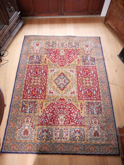Tapis mécanique de style oriental à riche...