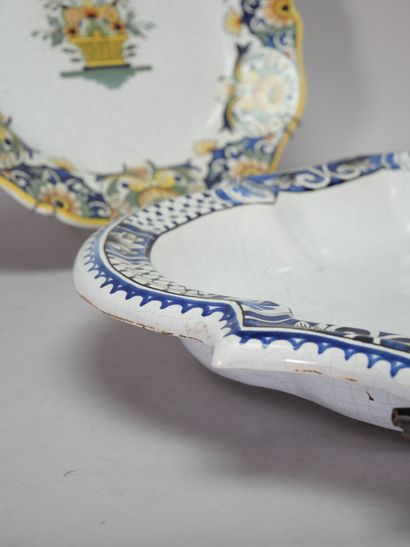 ROUEN
Set of 3 polychrome enameled earthenware...